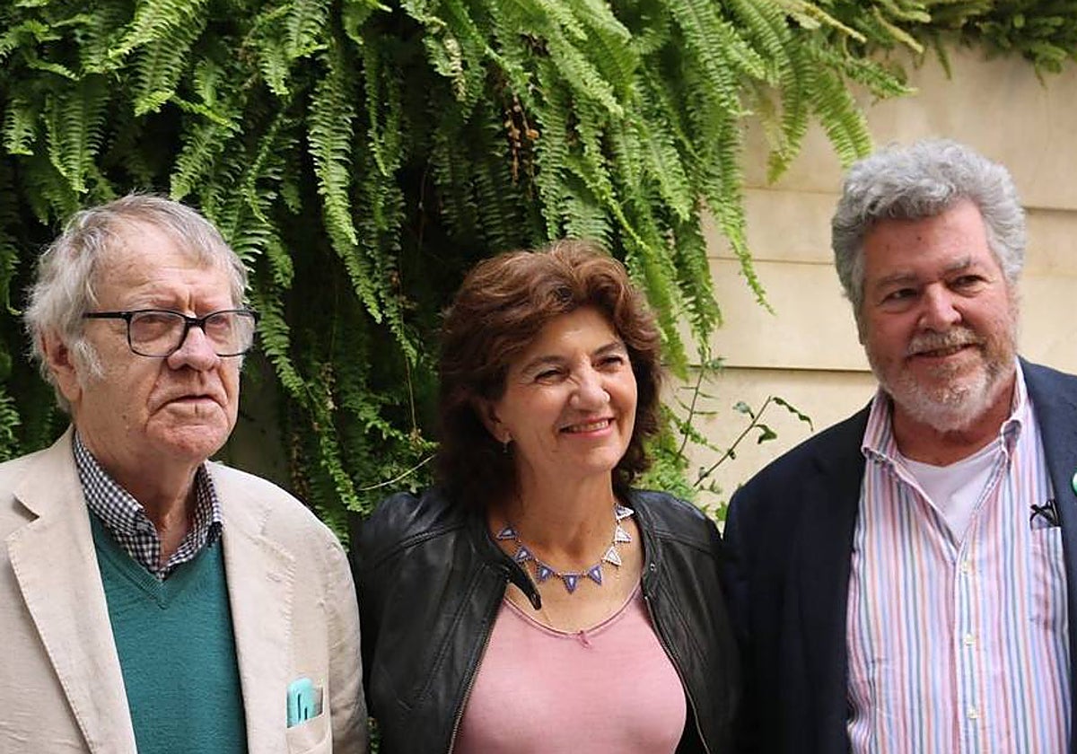 La candidata de Podemos-Alianza Verde-Independientes, Elisa Cabrerizo, en el centro de la imagen