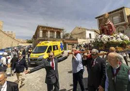 Susto en Ávila: tres heridos leves al explotar el carro de los cohetes en la procesión de San Segundo