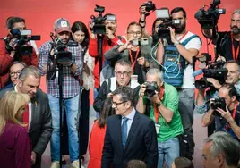 Ossorio pide a los ministros no pensar «en marrullerías» ni en «colarse en tribunas» sino en resolver los problemas de España