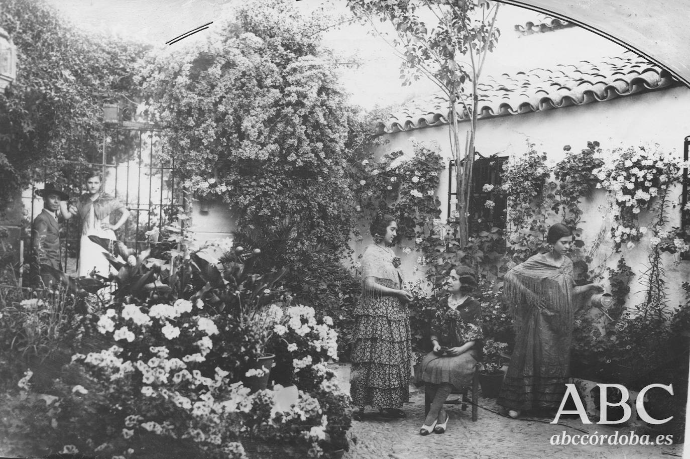 Así eran los Patios de Córdoba hace un siglo, en imágenes