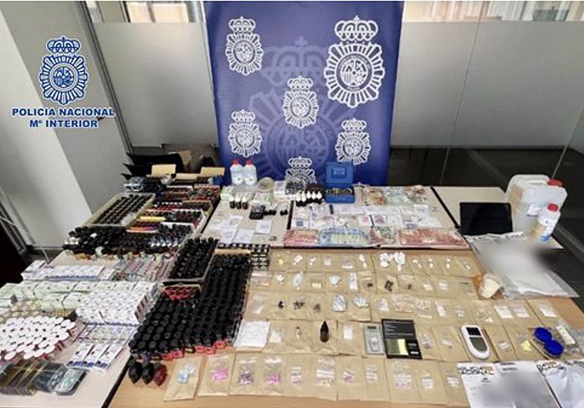 Imagen del material intervenido en una operación contra la pornografía infantil en Alicante