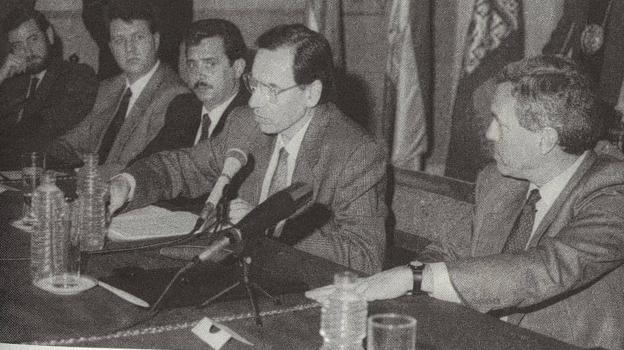 Herminio Trigo, durante la firma del convenio para la estació del AVE y el Plan Renfe