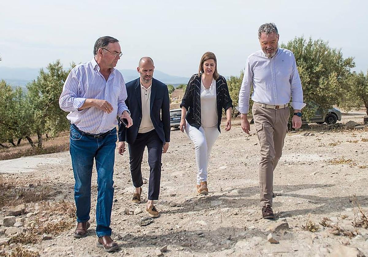 El delegado de Cultura y la alcaldesa de Baena, este jueves en Torreparedones