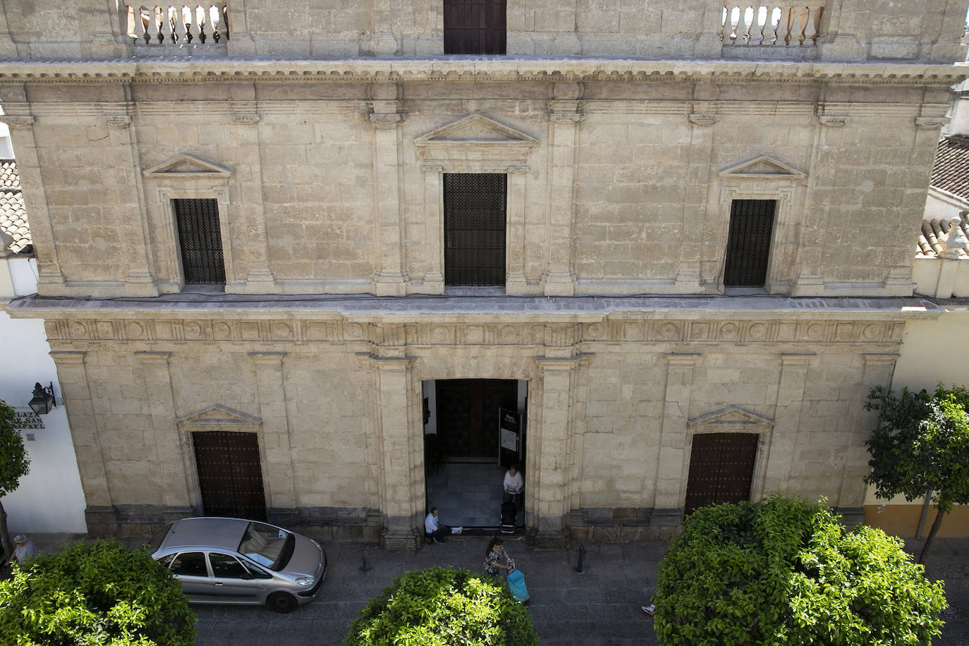 La rejuvenecida fachada de la iglesia del Juramento de San Rafael en Córdoba, en imágenes