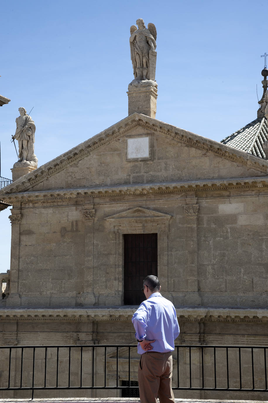 La rejuvenecida fachada de la iglesia del Juramento de San Rafael en Córdoba, en imágenes