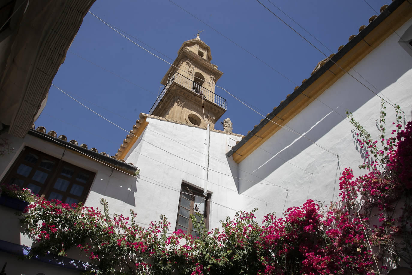 La rejuvenecida fachada de la iglesia del Juramento de San Rafael en Córdoba, en imágenes