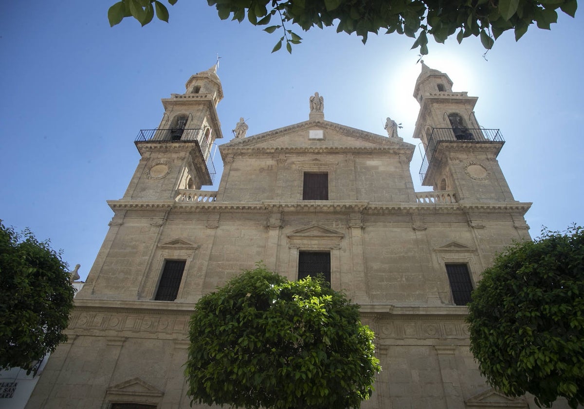 Fachada de la iglesia del Juramento de San Rafael tras la limpieza