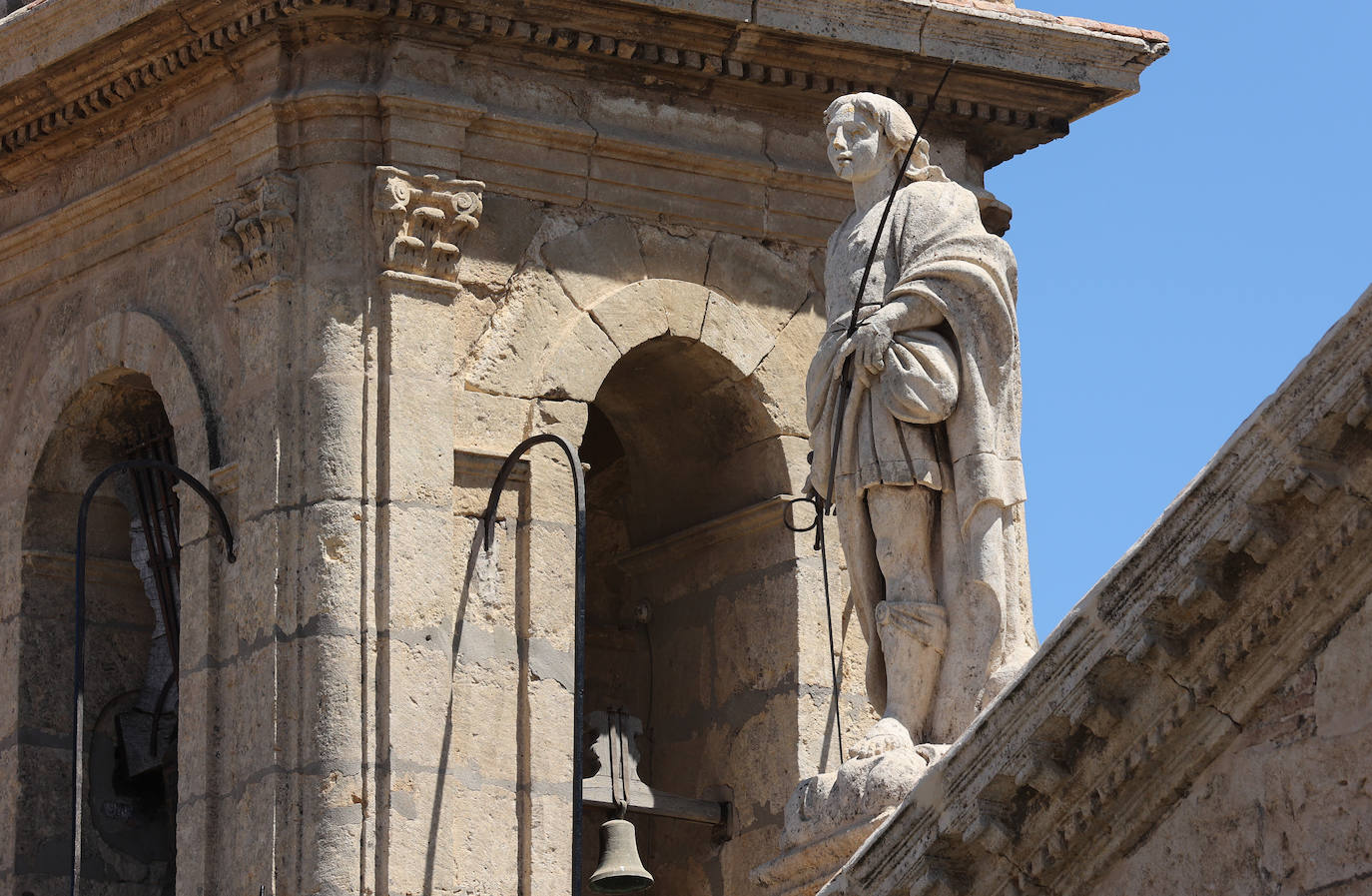 La rejuvenecida fachada de la iglesia del Juramento de San Rafael en Córdoba, en imágenes