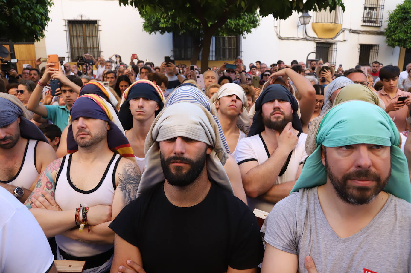 La procesión de San Rafael en rogativas por la lluvia en Córdoba, en imágenes