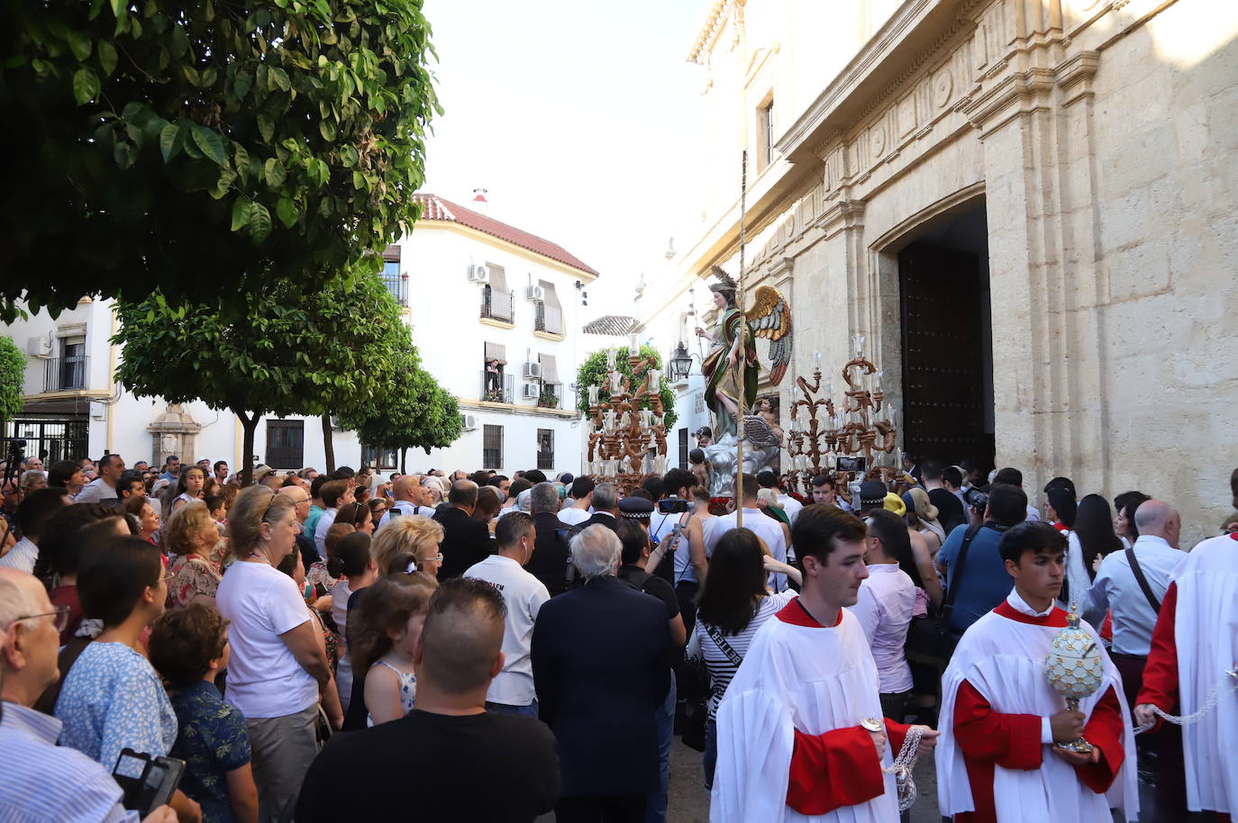 La procesión de San Rafael en rogativas por la lluvia en Córdoba, en imágenes