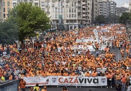 Miles de cazadores protestan en Valencia contra los «ataques» del Gobierno y la Generalitat
