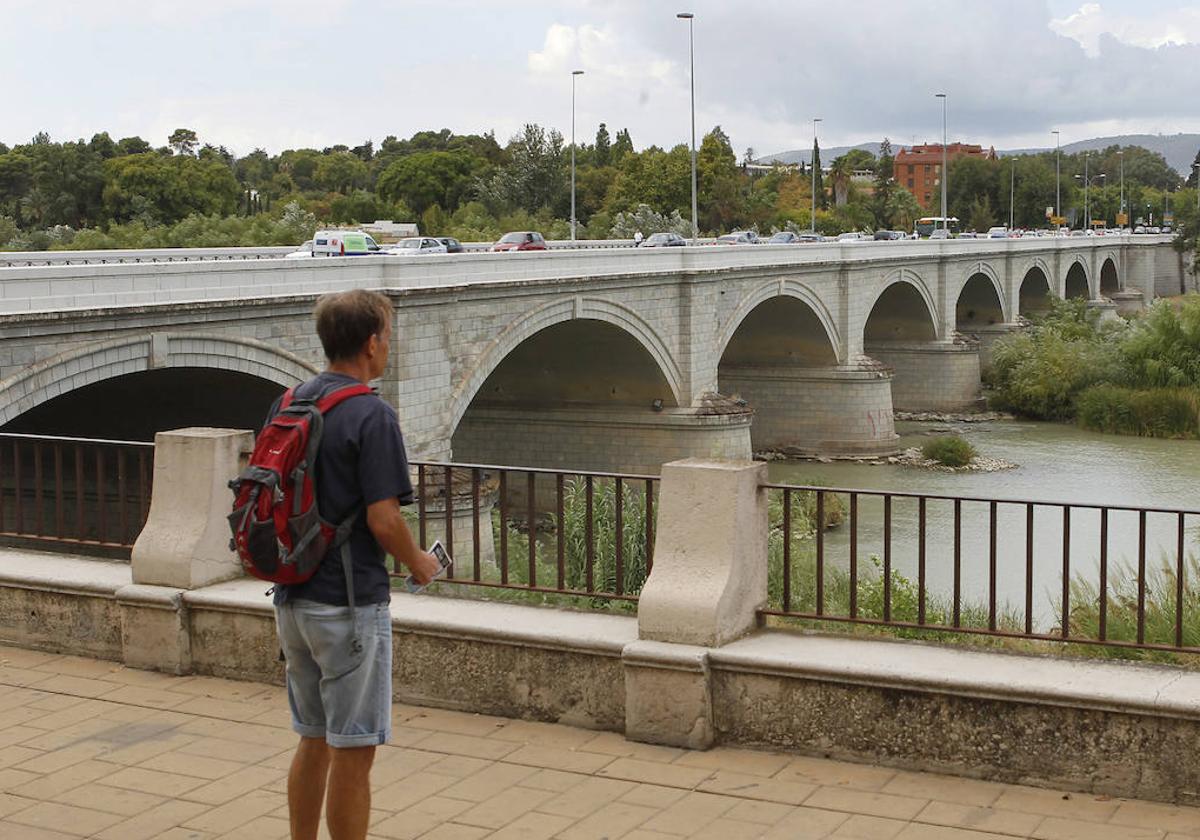 Imagen del puente de San Rafael, en el que finalmente no se hará el carril bici