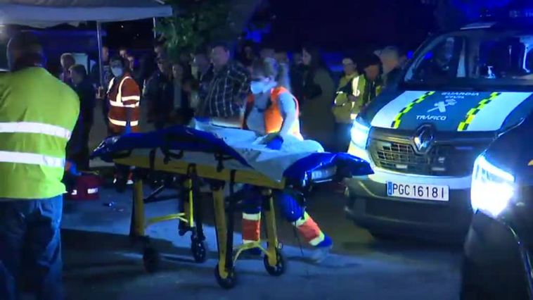 Un coche arrolla a varias personas durante un concierto en la localidad pontevedresa de Vilanova