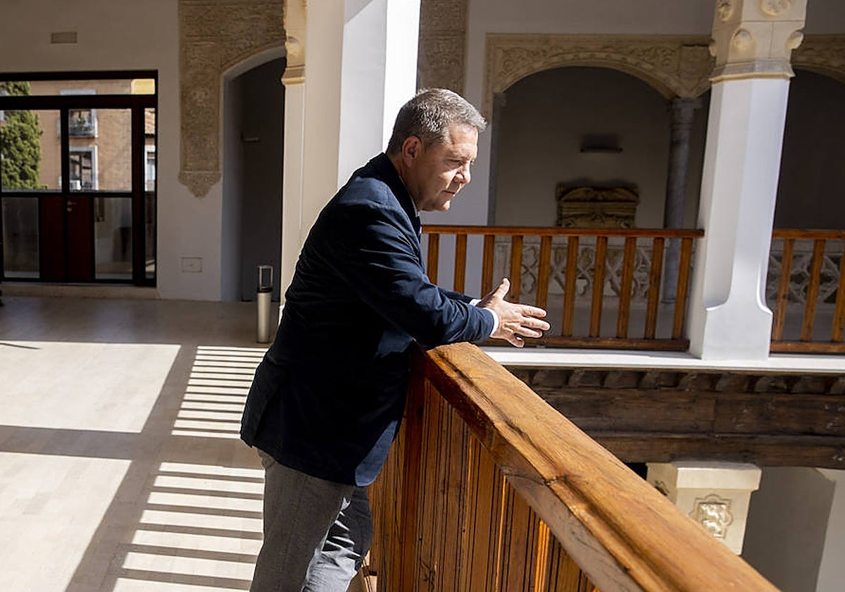 Emiliano García-Page, durante la entrevista con ABC en el Palacio de Fuensalida