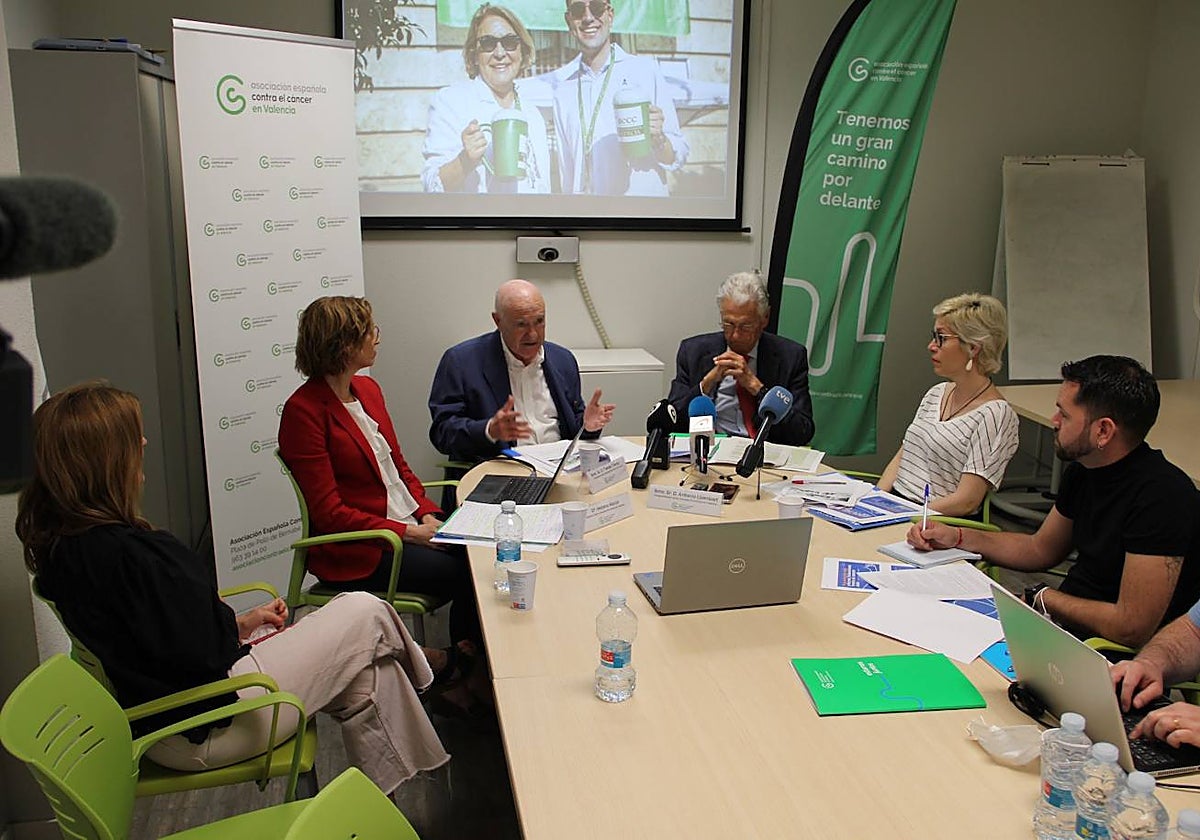 Imagen de la rueda de prensa de la Asociación Española Contra el Cáncer Valencia