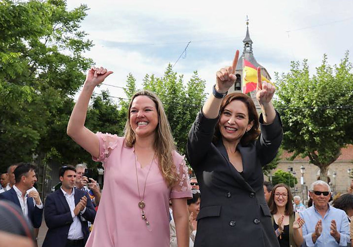 Ayuso, recientemente con la candidata popular de Galapagar (Madrid), durante un acto