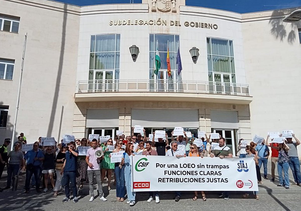 Imagen de la protesta ante la Subdelegación del Gobierno en Jaén
