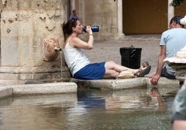 Córdoba bajo un asfixiante calor de mayo, en imágenes