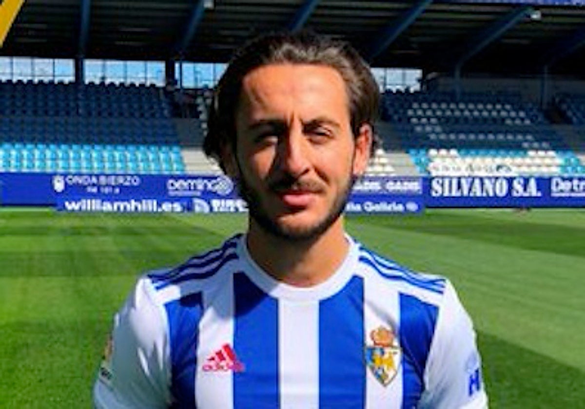 Adri Castellano, con la camiseta de la Ponferradina