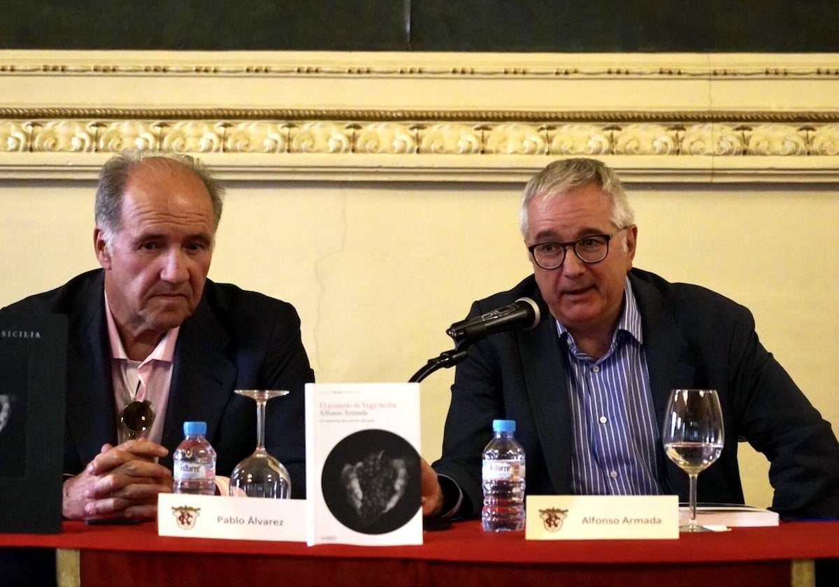 Presentación del libro 'El misterio de Vega Sicilia'. En la imagen, el autor Alfonso Armada y Pablo Álvarez, CEO de Tempos Vega Sicilia