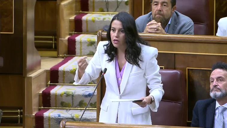 Arrimadas a Sánchez: "Al final de campaña yo creo que le veremos decir que votar al PSOE desgrava"