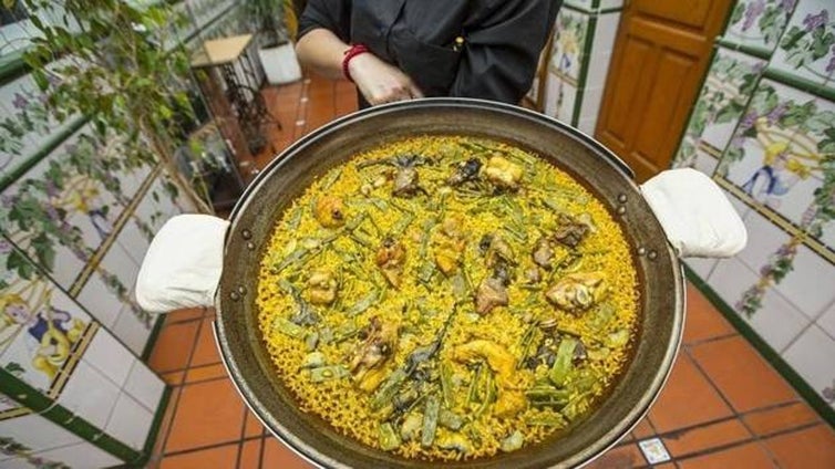 La disputa entre vascos y valencianos por el origen de la paella