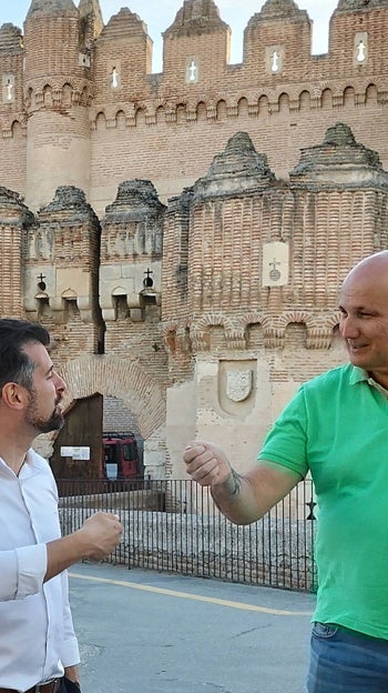 El secretario general del PSCyL, Luis Tudanca, acude a la presentación del candidato del PSOE a la Alcaldía del Ayuntamiento de Coca, Julio César Rebollo