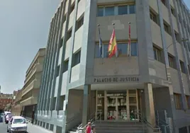 Piden 4 años y medio de prisión para un acusado de quedarse con 153.000 euros de su tía fallecida