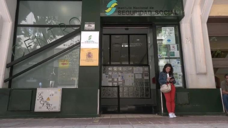 Huelga en la Seguridad Social: "Ver a la gente marcharse sin atender, nos da vergüenza"
