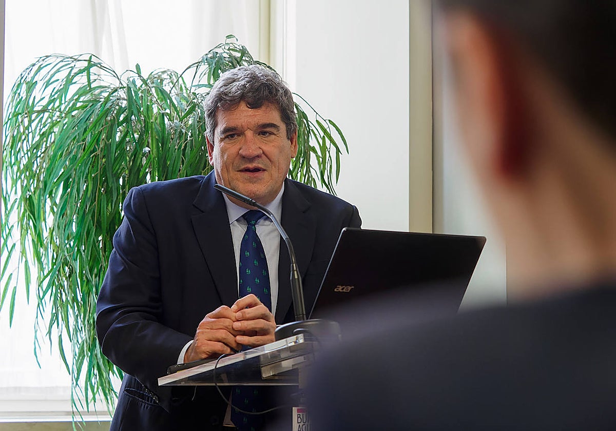 José Luis Escrivá ha participado en un coloquio informativo en Albacete