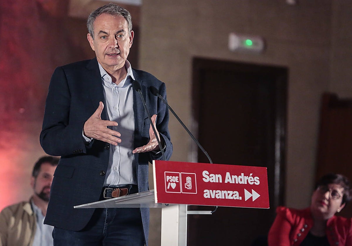 El expresidente del gobierno José Luis Rodríguez Zapatero este sábado en San Andrés del Rabanedo (León)