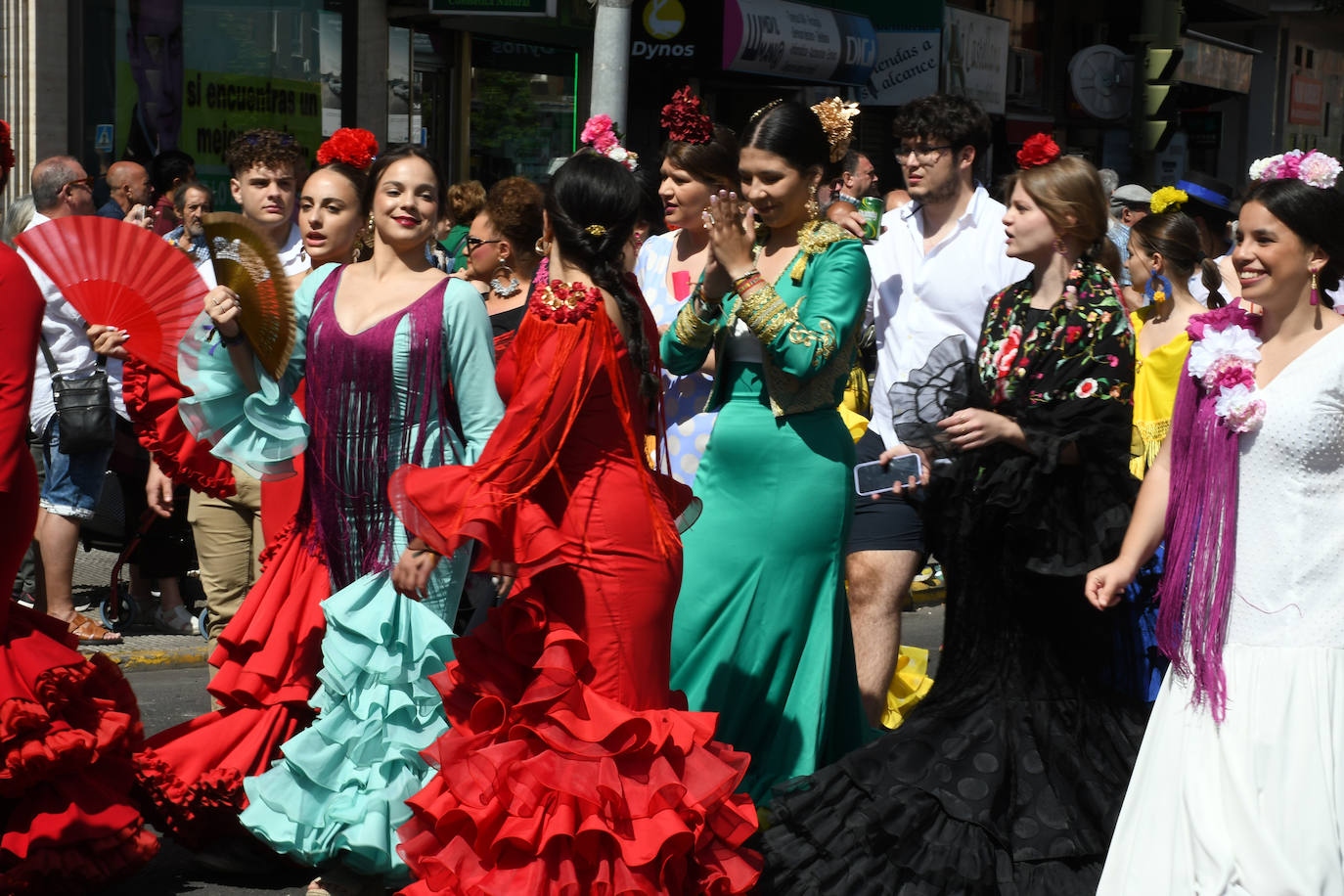 Brillante desfile de carrozas para cerrar las fiestas de San Isidro en Talavera