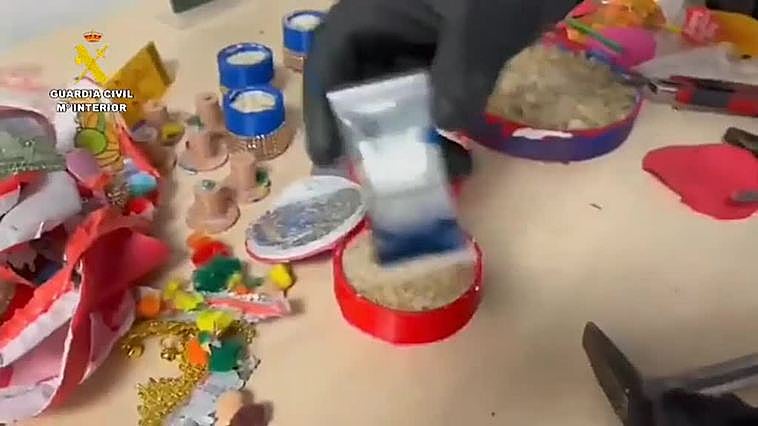 Desmantelada una organización criminal de traficantes de cocaína rosa escondida en impresiones 3D