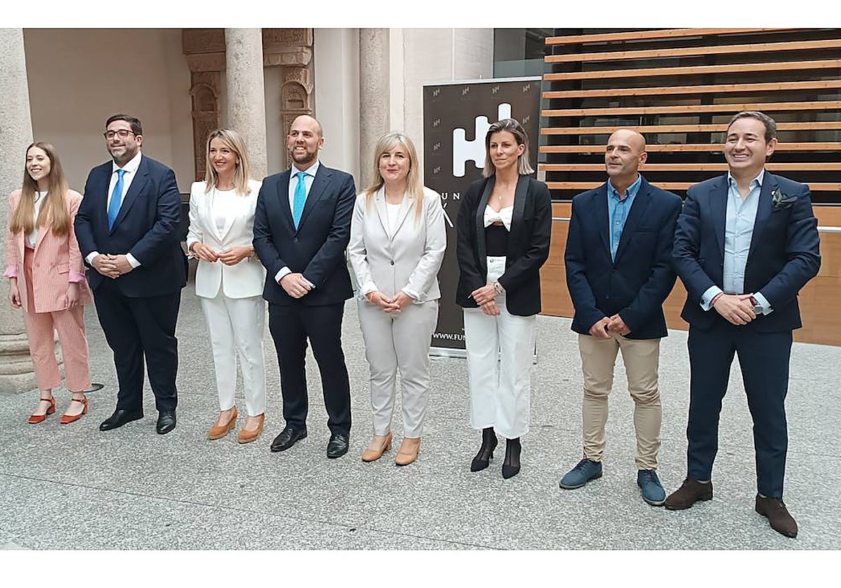 Manteca (IU-Podemos), Cabrera (Por Ávila), García (PP), Diego Díez (CEOE), Martín (Cs), Arias (PSOE), Aldudo (Nuestra Tierra) y Lorenzo (Vox), tras un debate