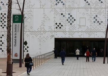 Queda en libertad provisional el detenido por un presunto caso de sumisión química en Córdoba