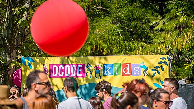 En el festival hay un área infantil llamada DCODE KIDS