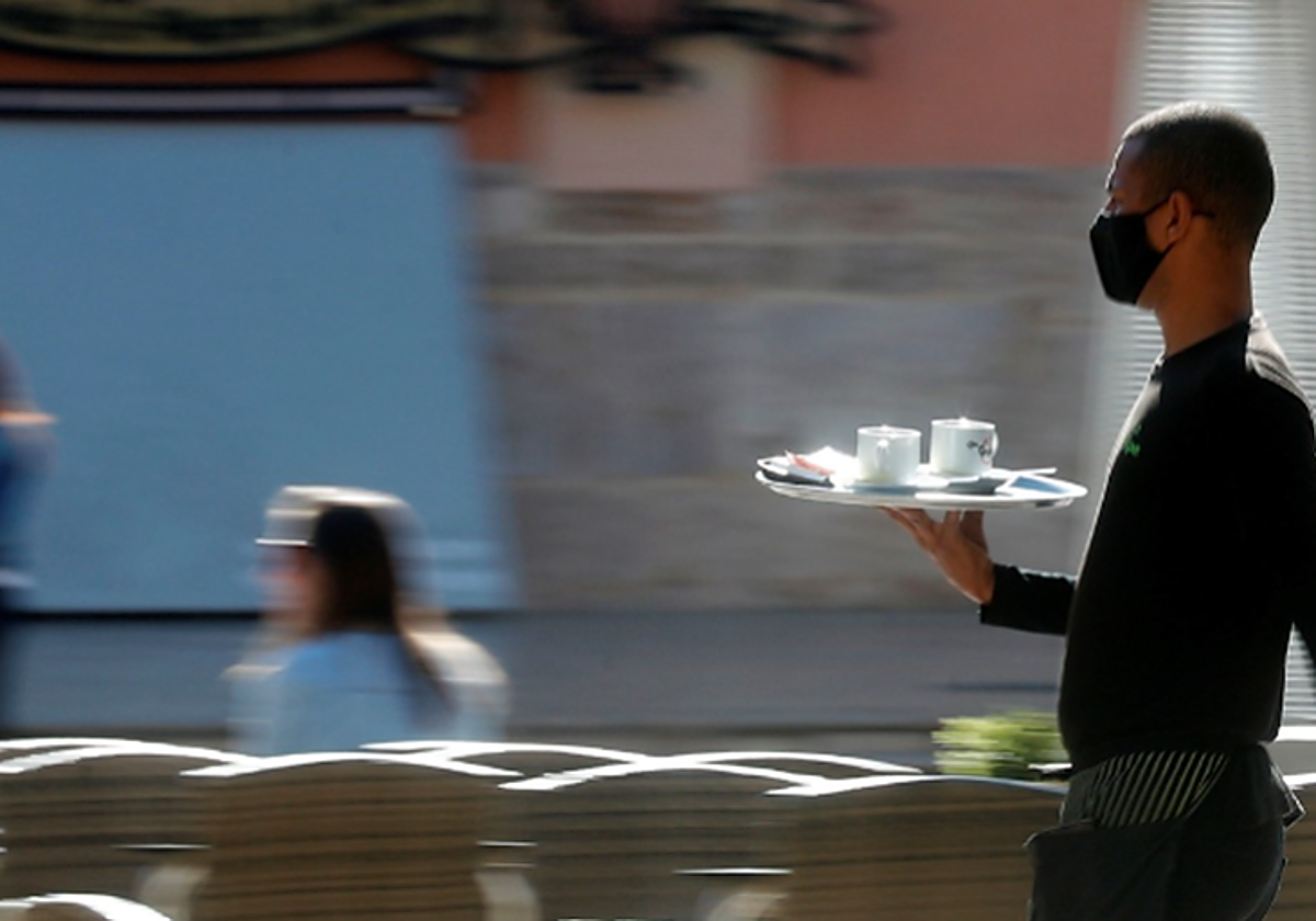 El empleo en Canarias está determinado por el sector servicios