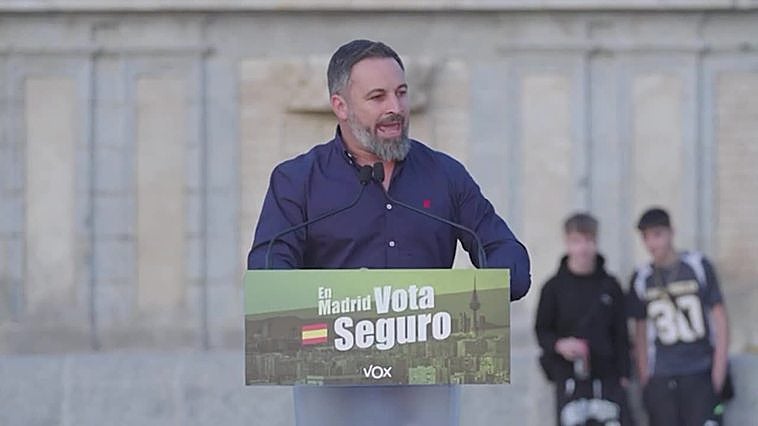 Abascal se compromete a tipificar las clases de "corrupción de menores"