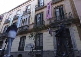 La justicia ampara a los 'okupas' de La  Invisible de Málaga hasta la sentencia por la cesión del inmueble