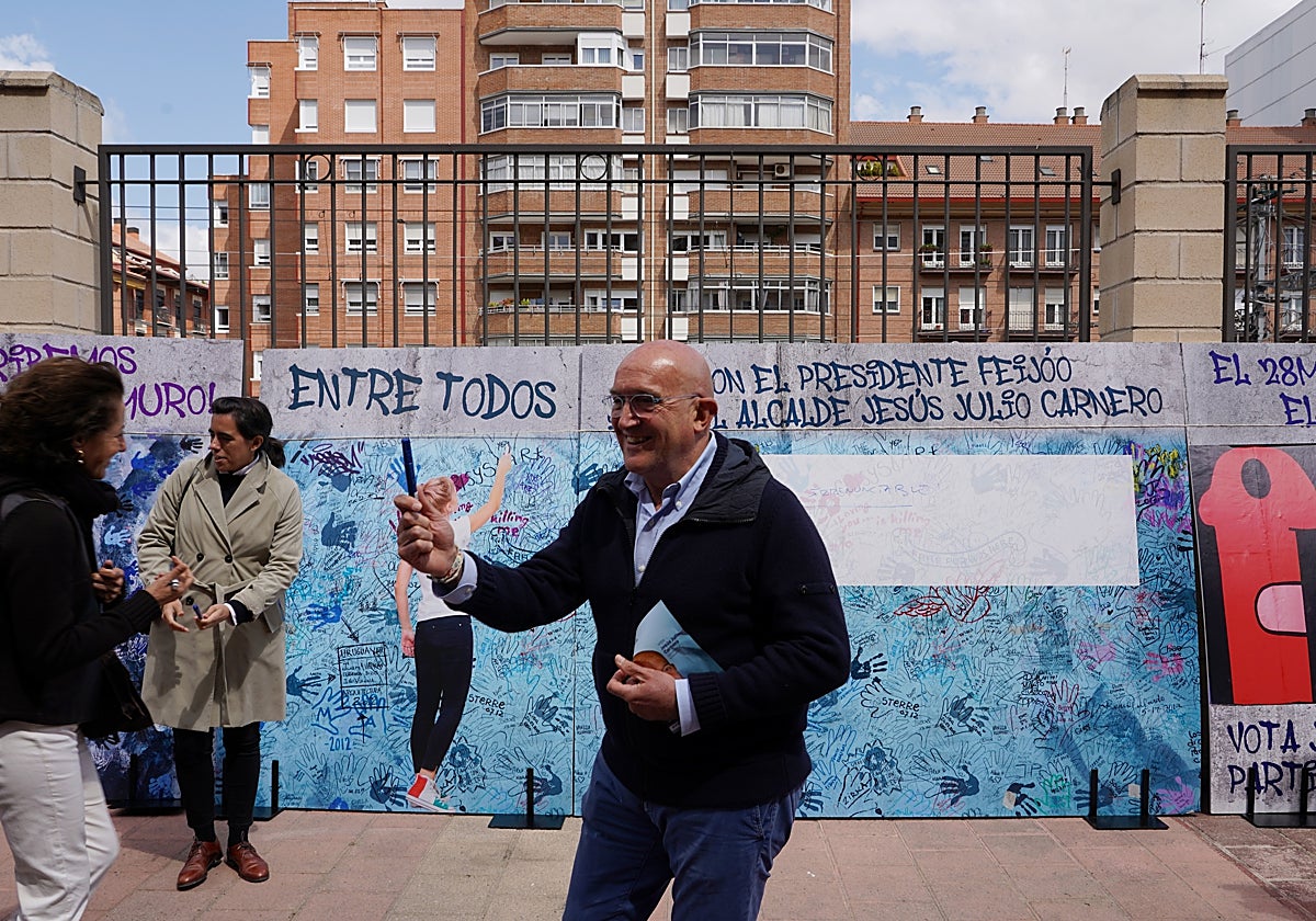 El candidato del PP en Valladolid, Jesús Julio Carnero, en un acto político en la capital