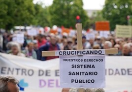 Las plataformas por la Defensa de la Sanidad Pública toman las calles de Valladolid para exigir recursos para unas prestaciones de calidad