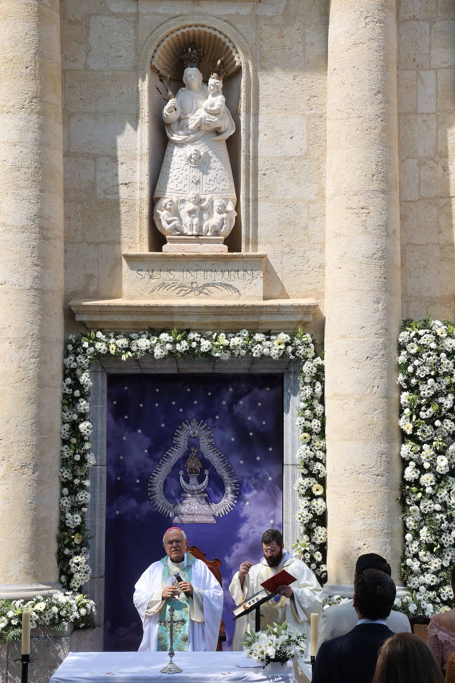 Feria de Córdoba 2023 | La misa en honor de la Virgen de la Salud, en imágenes