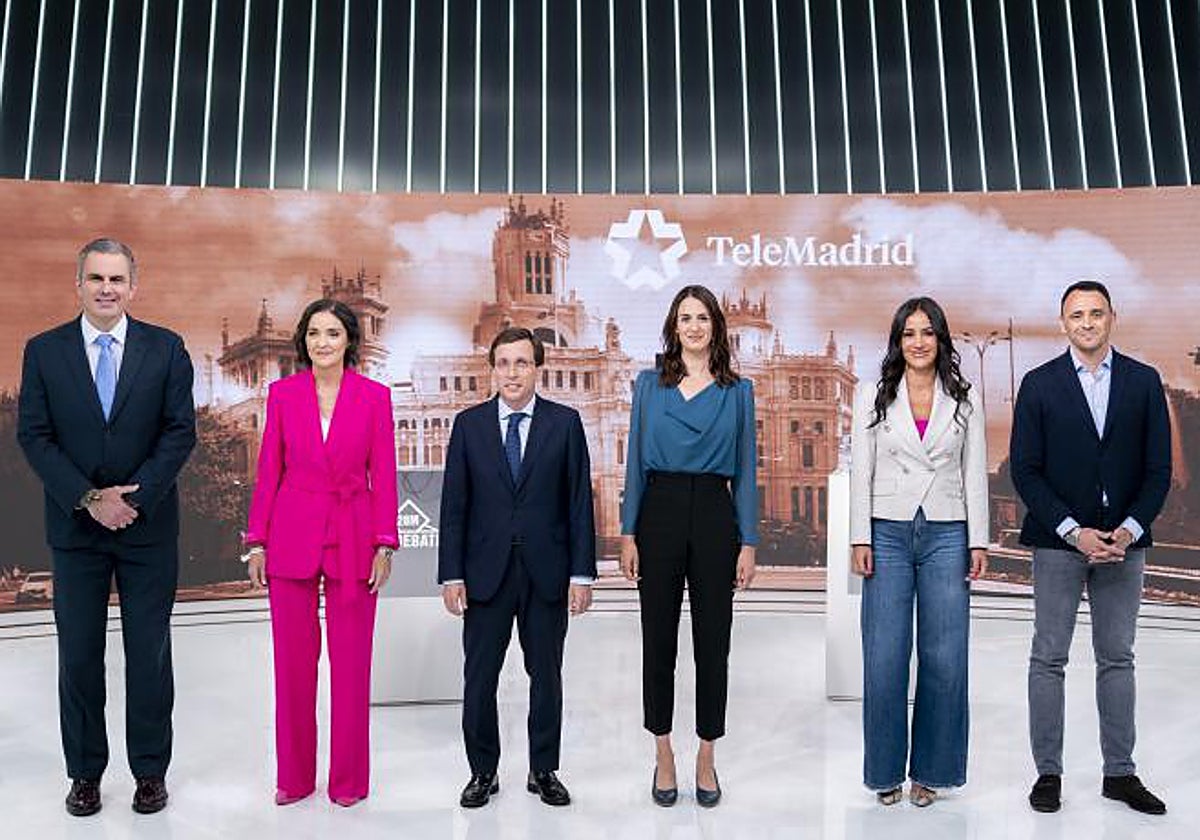 De izquierda a derecha, Javier Ortega Smith, Reyes Maroto, José Luis Martínez-Almeida, Rita Maestre, Begoña Villacís y Roberto Sotomayor