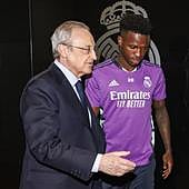 Brasil llama a la embajadora española para expresar su «descontento» por los ataques racistas contra Vinicius