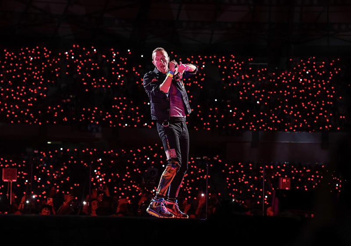 Chris Martin durante uno de los conciertos de Coldplay en su gira