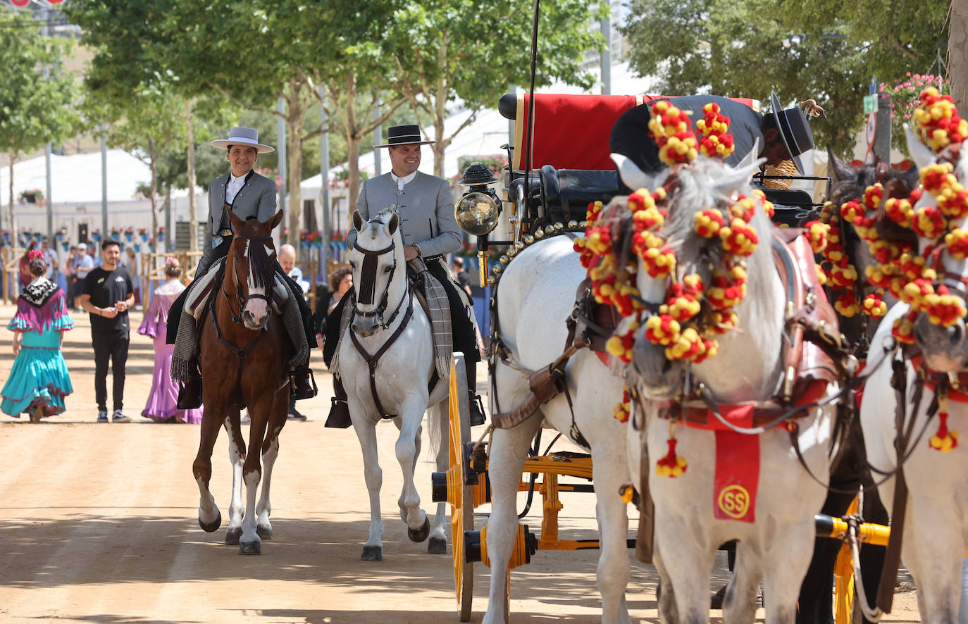 Feria Córdoba 2023 | El esplendor del ambiente del miércoles, en imágenes
