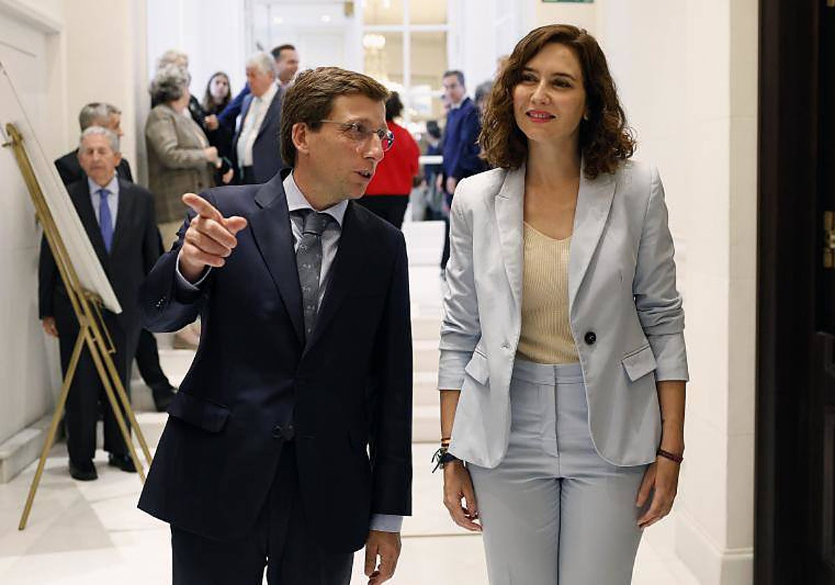 José Luis Martínez-Almeida e Isabel Díaz Ayuso, ayer en un desayuno informativo en Madrid