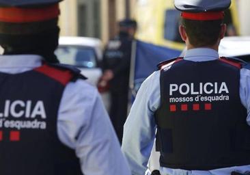 Cae una banda que robaba con violencia relojes de lujo a turistas en Barcelona