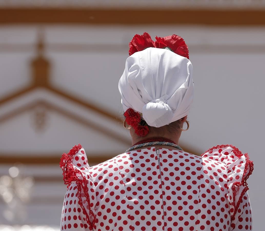Ambiente del paso de algunas hermandades del Rocío por Villamanrique de la Condesa