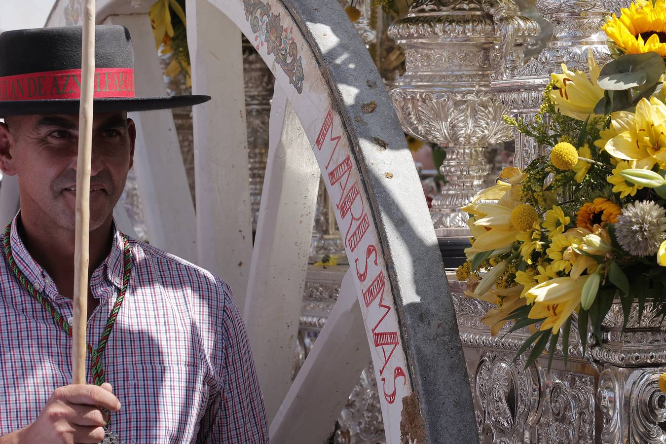 Ambiente del paso de algunas hermandades del Rocío por Villamanrique de la Condesa